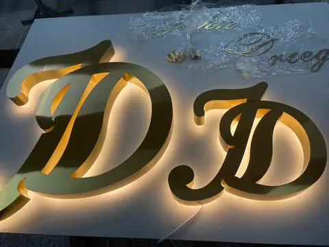 Metal letters – gold mirror finish